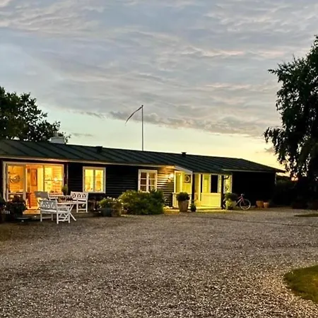 Beautiful Log House With A Pool In South Funen Semesterbostad Vester-Skerninge