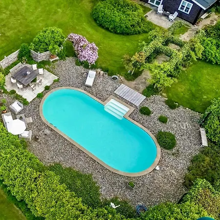 Beautiful Log House With A Pool In South Funen Semesterbostad Vester-Skerninge