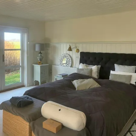 Semesterbostad Beautiful Log House With A Pool In South Funen